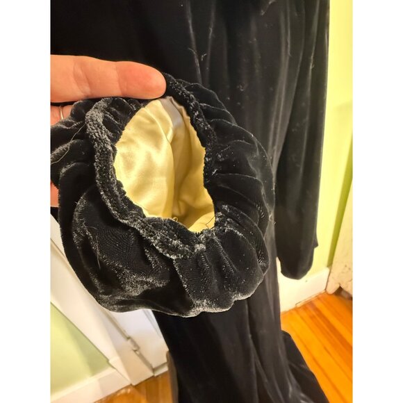Antique 1920s Silky Velvet Black Opera Coat/Robe Puffed Collar/Sleeves - Picture 8 of 16